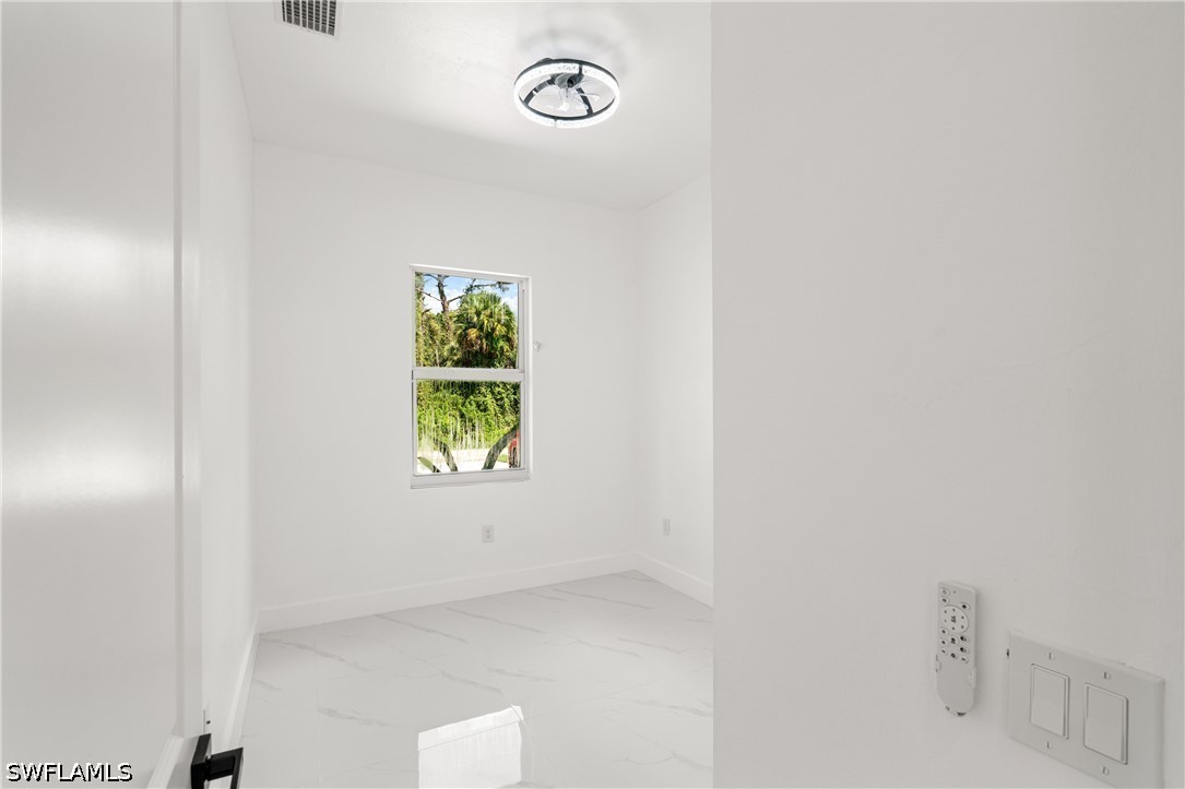 936 Anthony E Property Photo 17