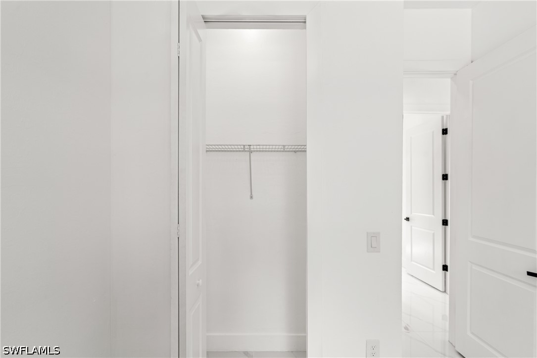 936 Anthony E Property Photo 18