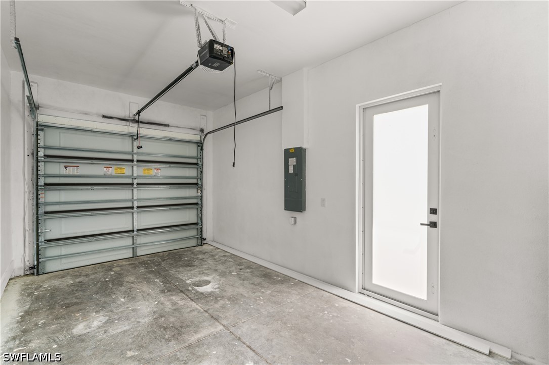 936 Anthony E Property Photo 20