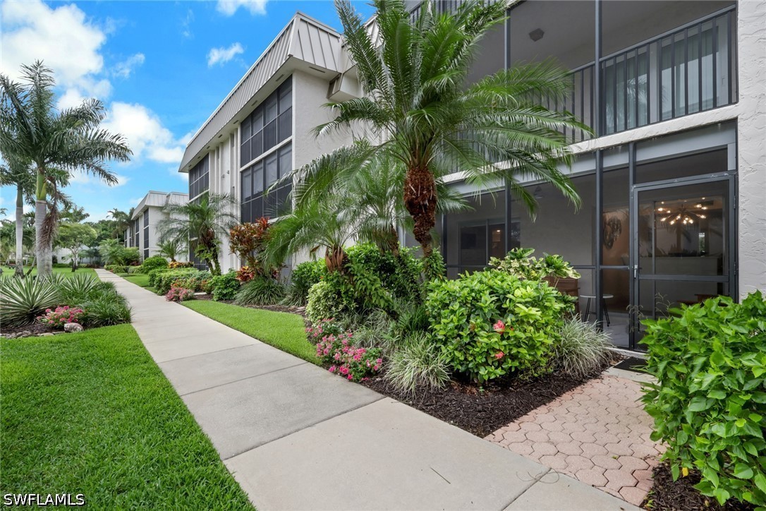 788 Park Shore Dr E14 Property Photo 1