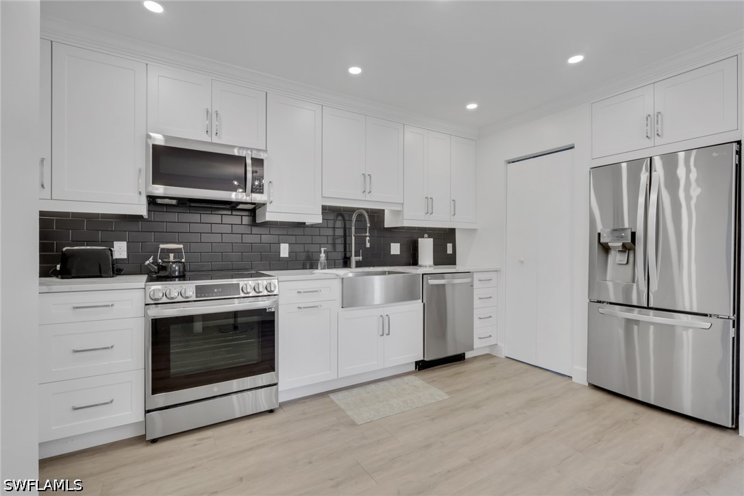 788 Park Shore Dr E14 Property Photo 5