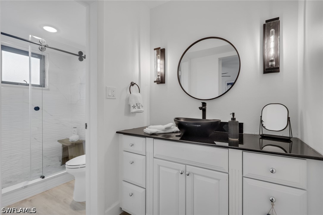788 Park Shore Dr E14 Property Photo 13