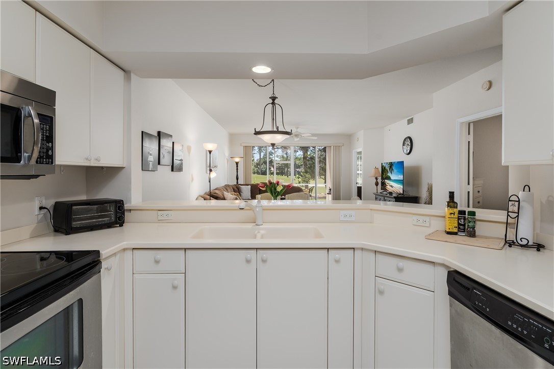 8085 Celeste Dr 812 Property Photo 11