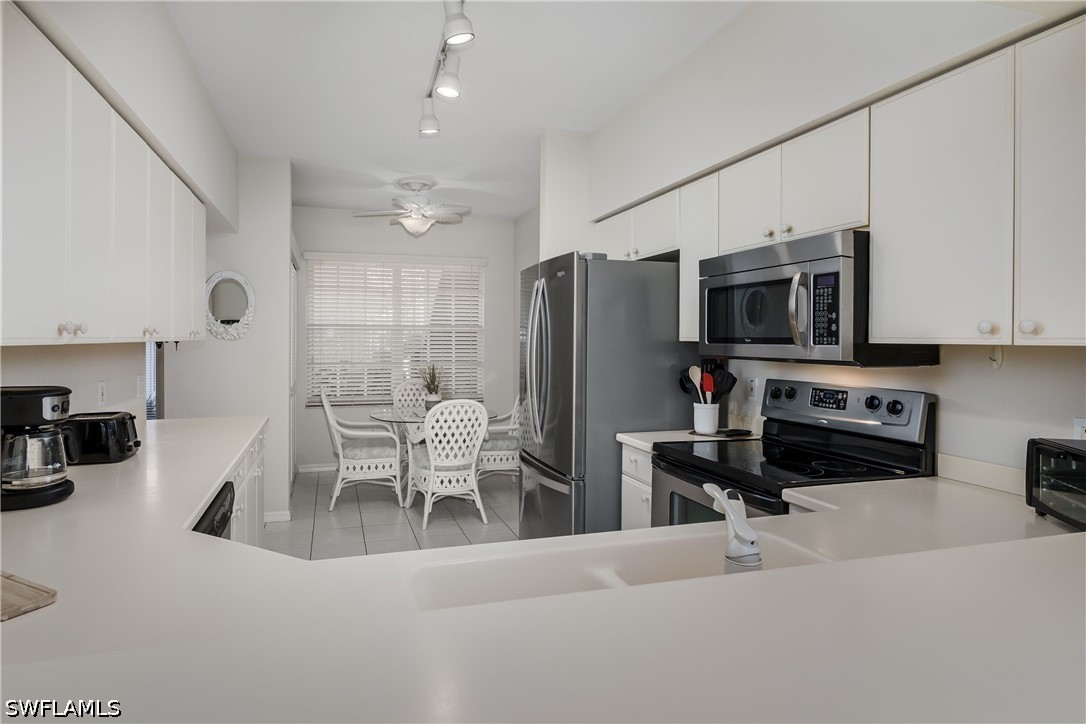 8085 Celeste Dr 812 Property Photo 13