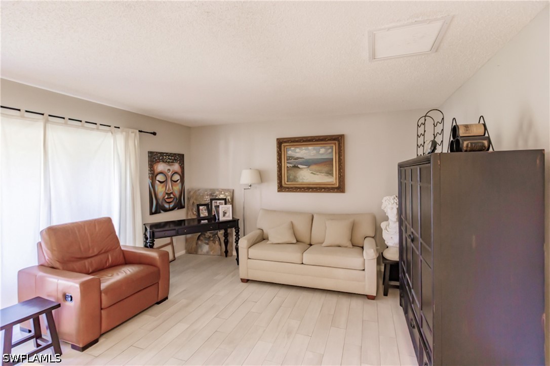 3 Bob O Link Ct B Property Photo 4