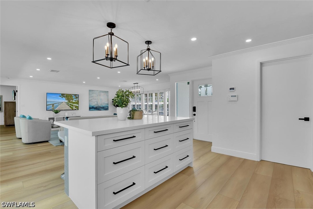 740 Park Shore Dr Property Photo 10