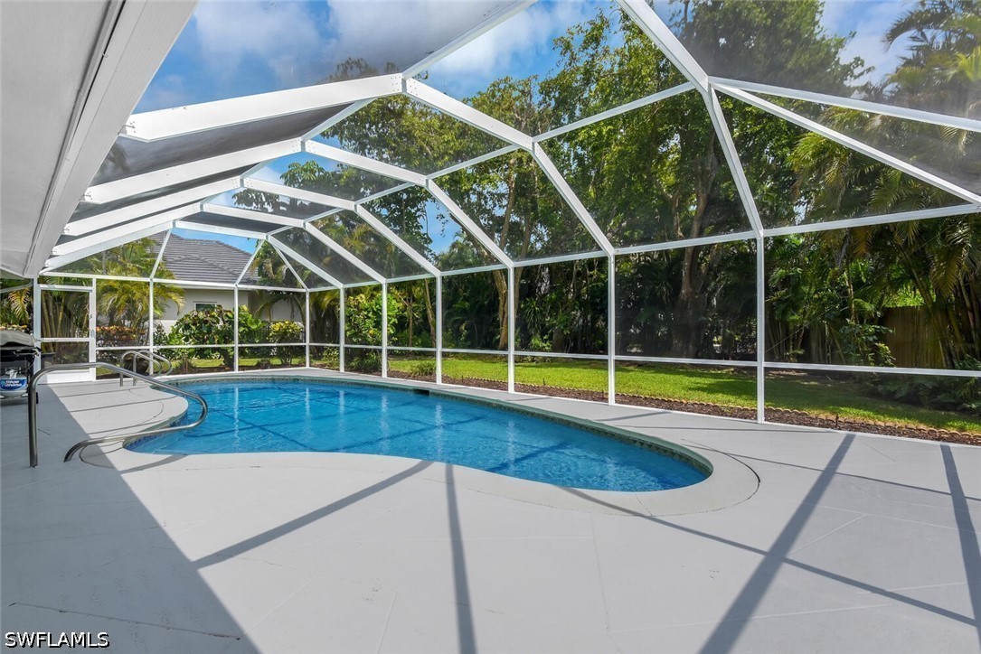 740 Park Shore Dr Property Photo 32