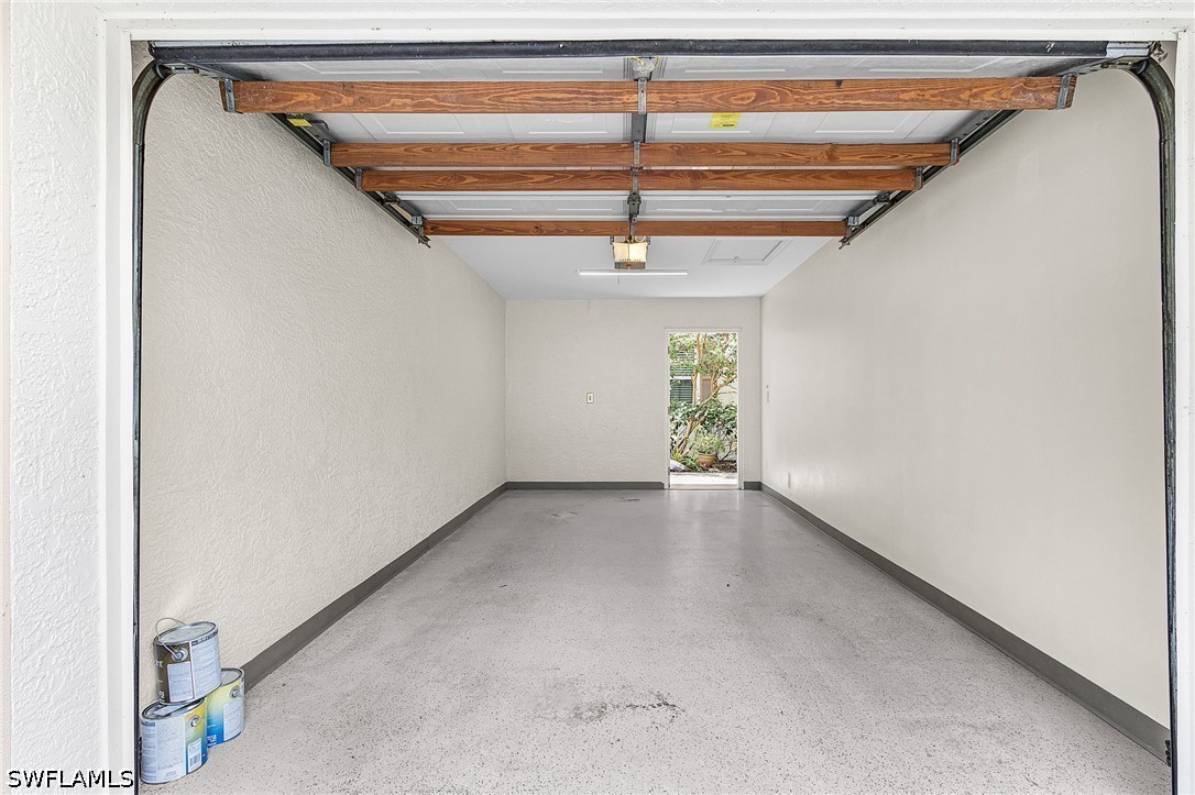 305 Robin Hood Cir 204 Property Photo 24