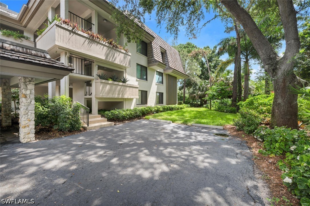5950 Pelican Bay Blvd 111 Property Photo 18