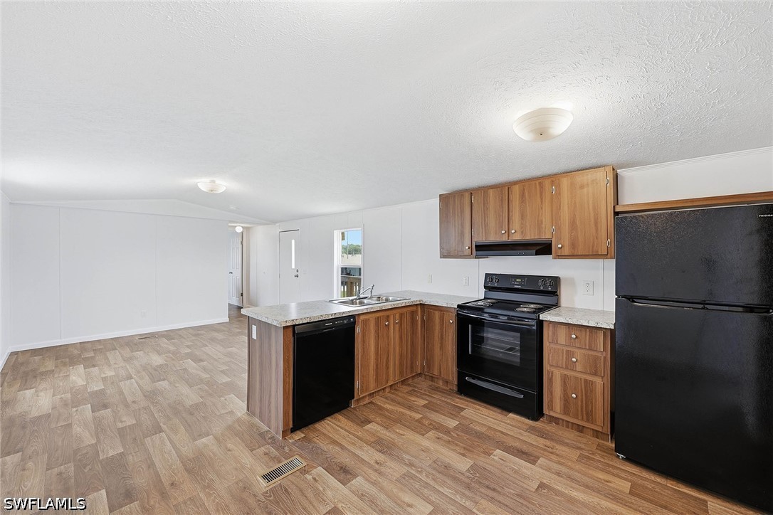 226022446 Property Photo 4