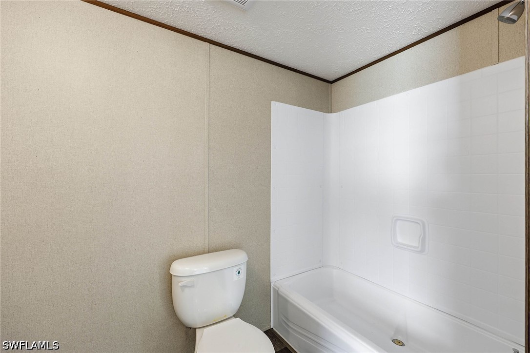 226022446 Property Photo 12