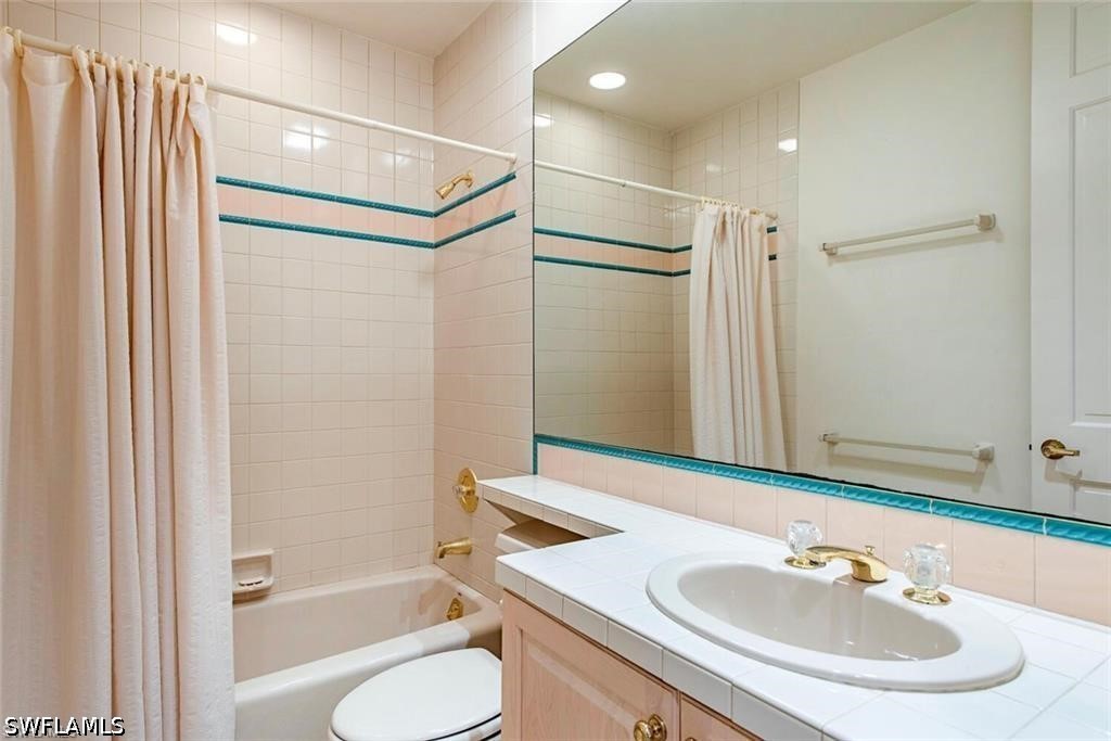 157 Colonade Cir 1002 Property Photo 9