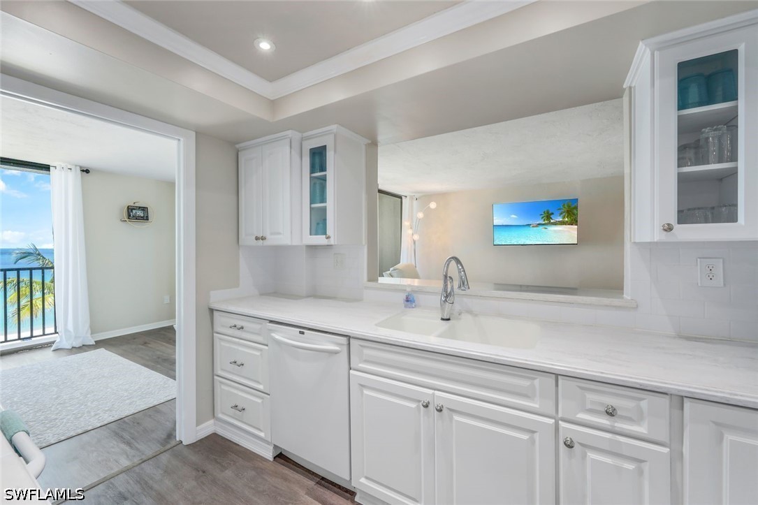 10475 Gulfshore Dr 142 Property Photo 5