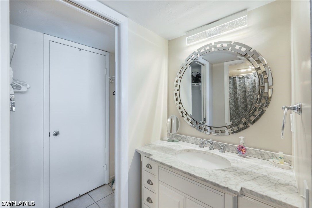 10475 Gulfshore Dr 142 Property Photo 11