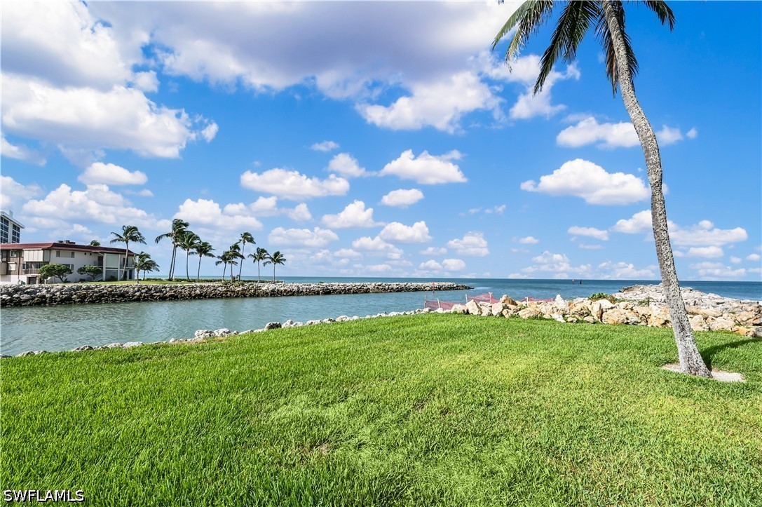 2316 Gulf Shore Blvd N 411 Property Photo 42