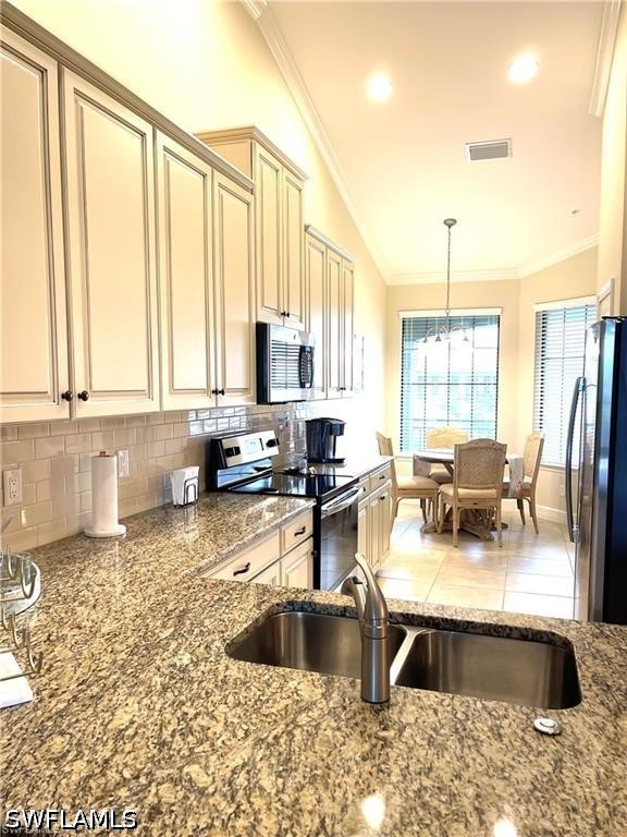 9426 Benvenuto Ct 203 Property Photo 7