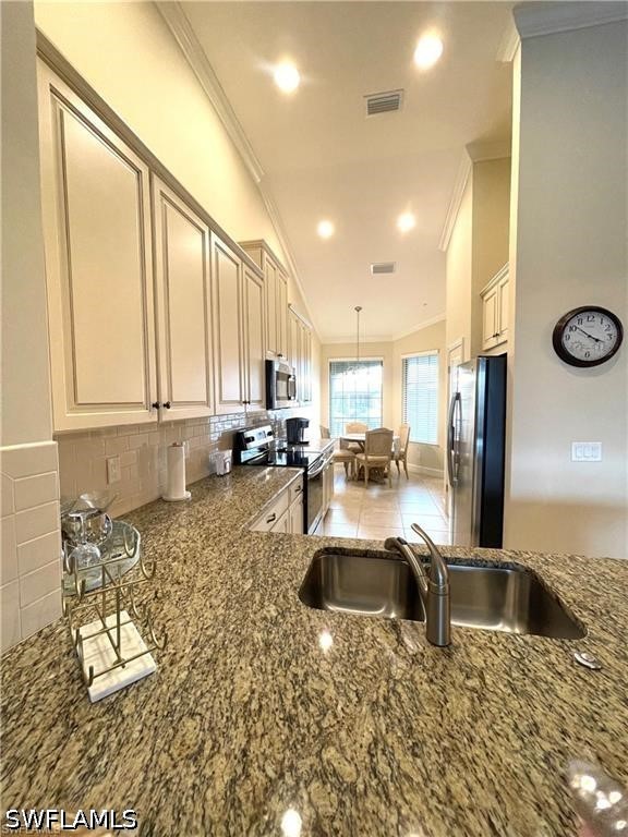 9426 Benvenuto Ct 203 Property Photo 8
