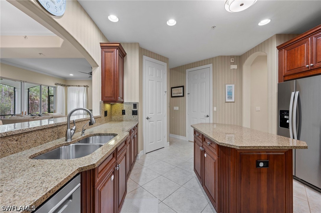 2809 Tiburon Blvd E 2-101 Property Photo 11