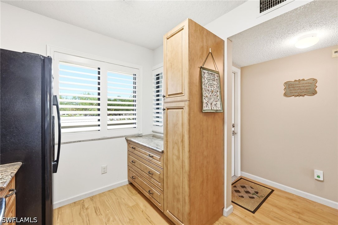 7406 Lake Breeze Dr 218 Property Photo 5
