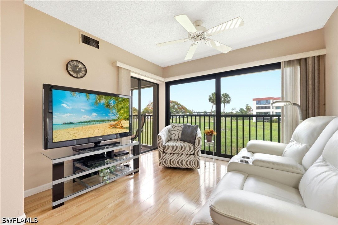 7406 Lake Breeze Dr 218 Property Photo 13