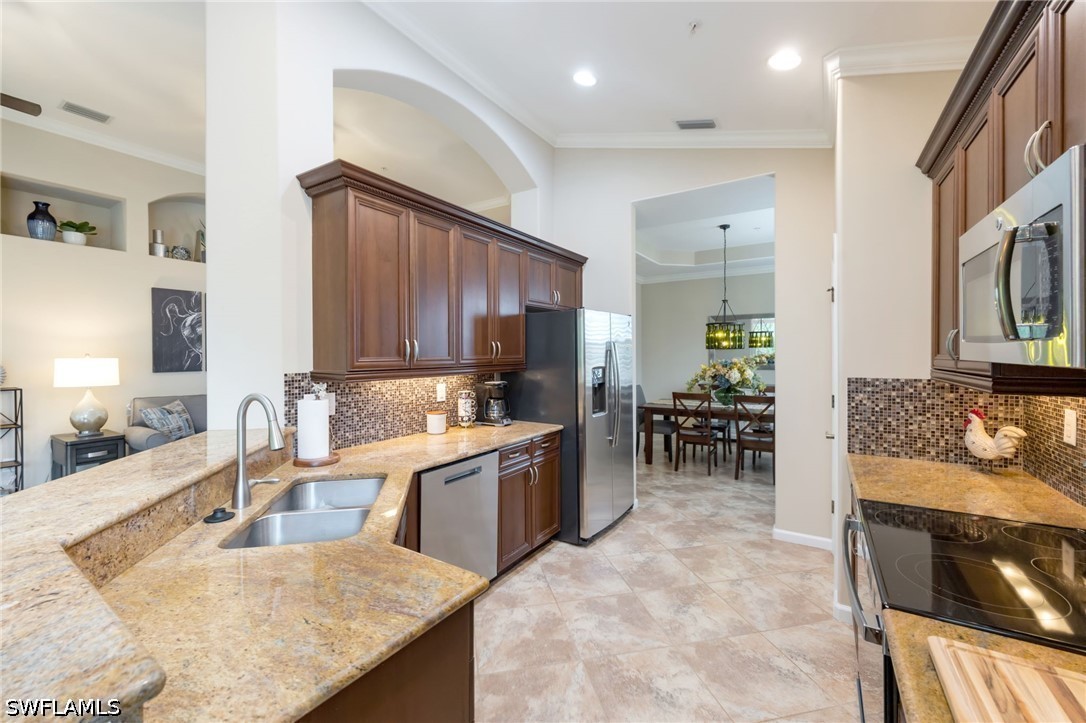 6657 Alden Woods Cir 201 Property Photo 8