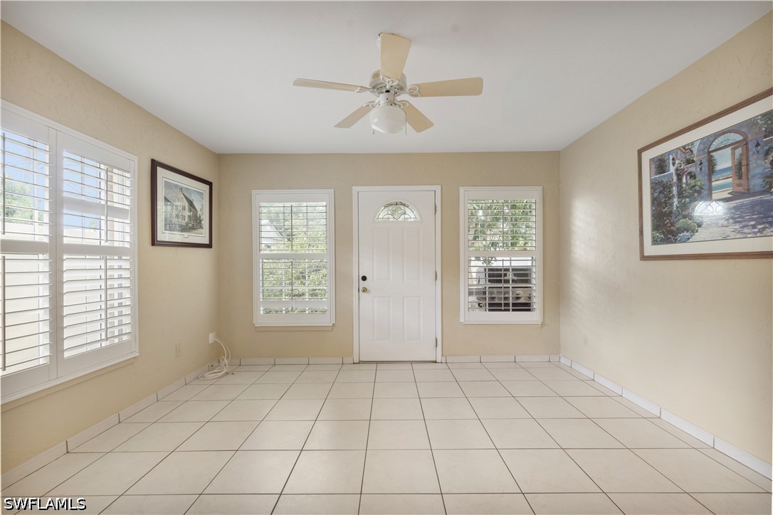 704 106th Ave N Property Photo 3