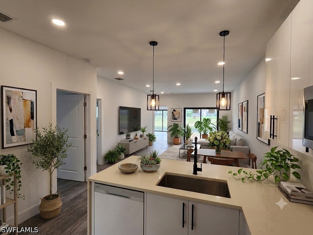 26571 Robin Way Property Photo 4