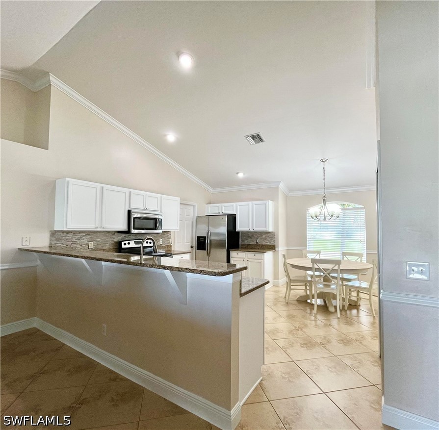2720 Ne 1st Pl Property Photo 6