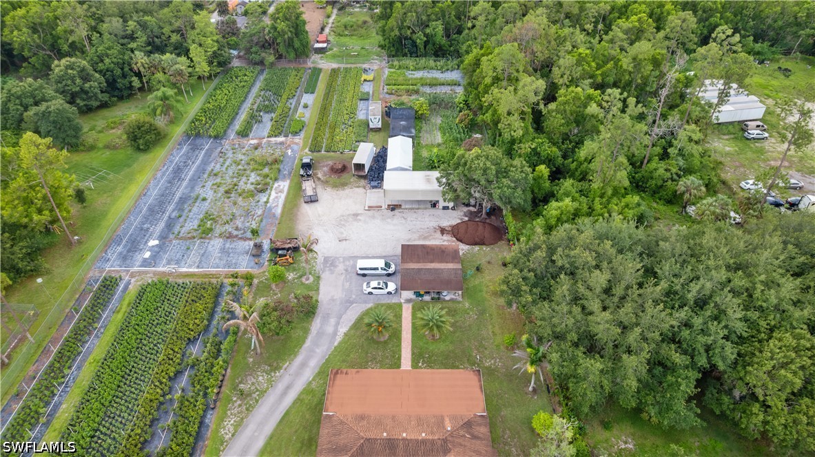 3760 Golden Gate Blvd E Property Photo 6