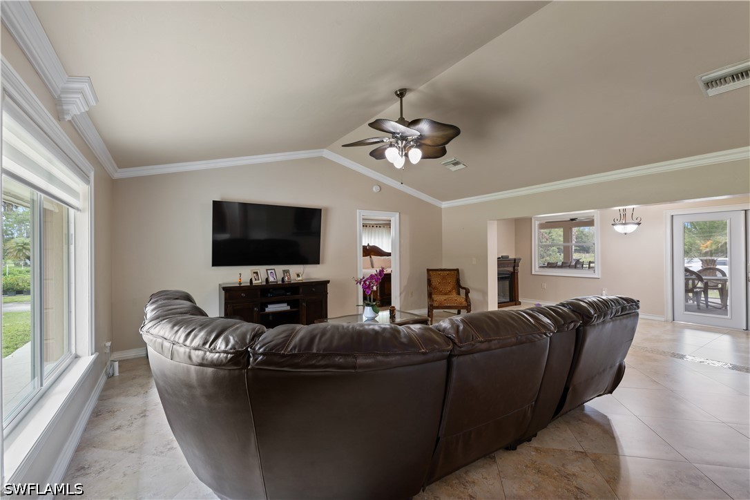 3760 Golden Gate Blvd E Property Photo 9