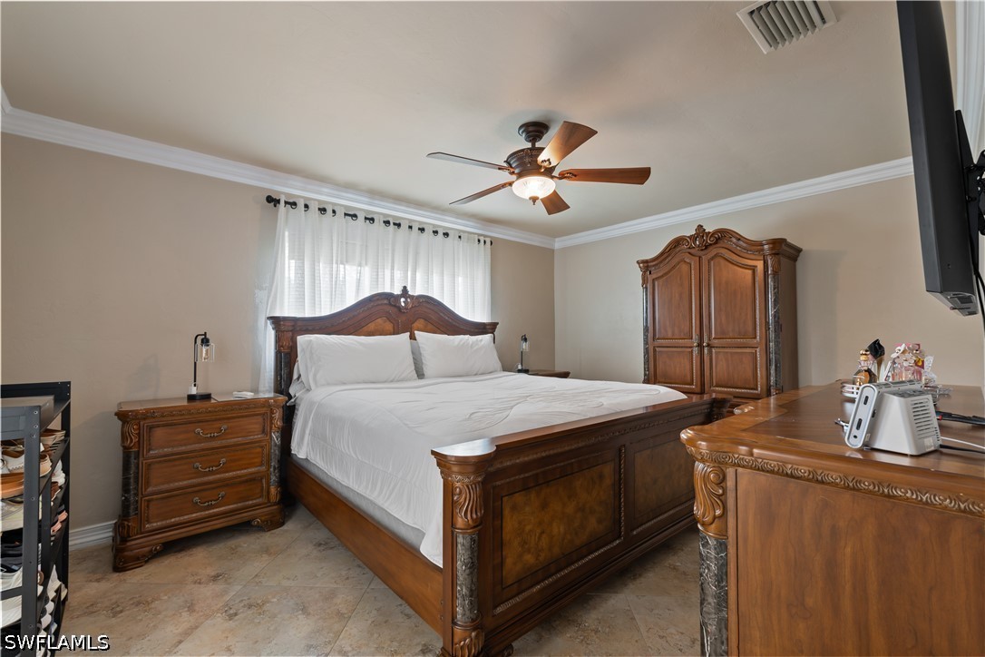3760 Golden Gate Blvd E Property Photo 20