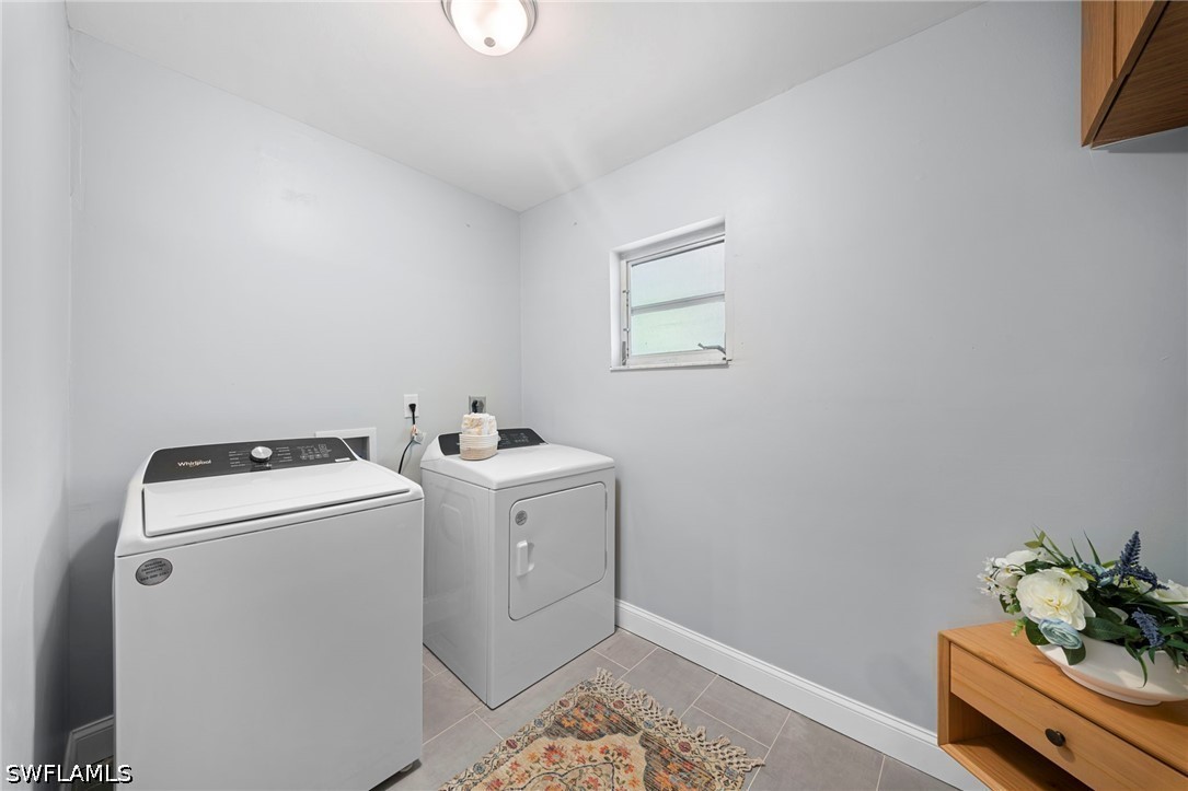 4688 Pembrooke Ln Property Photo 29
