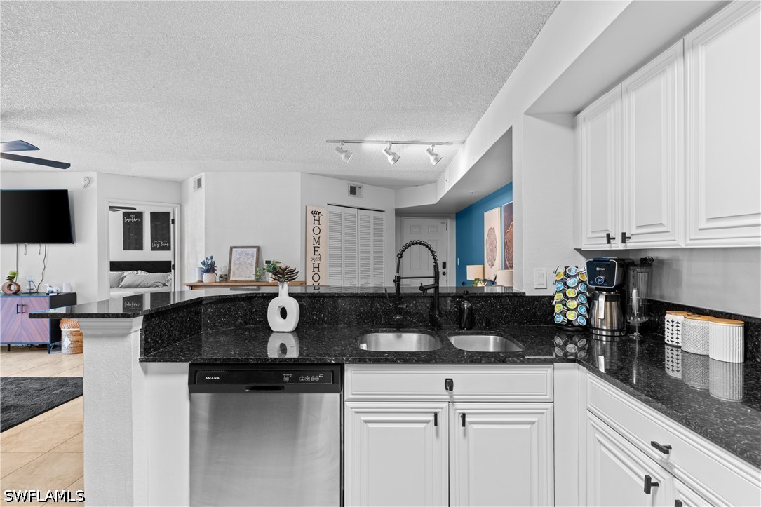 8225 Ibis Club Dr 204 Property Photo 11