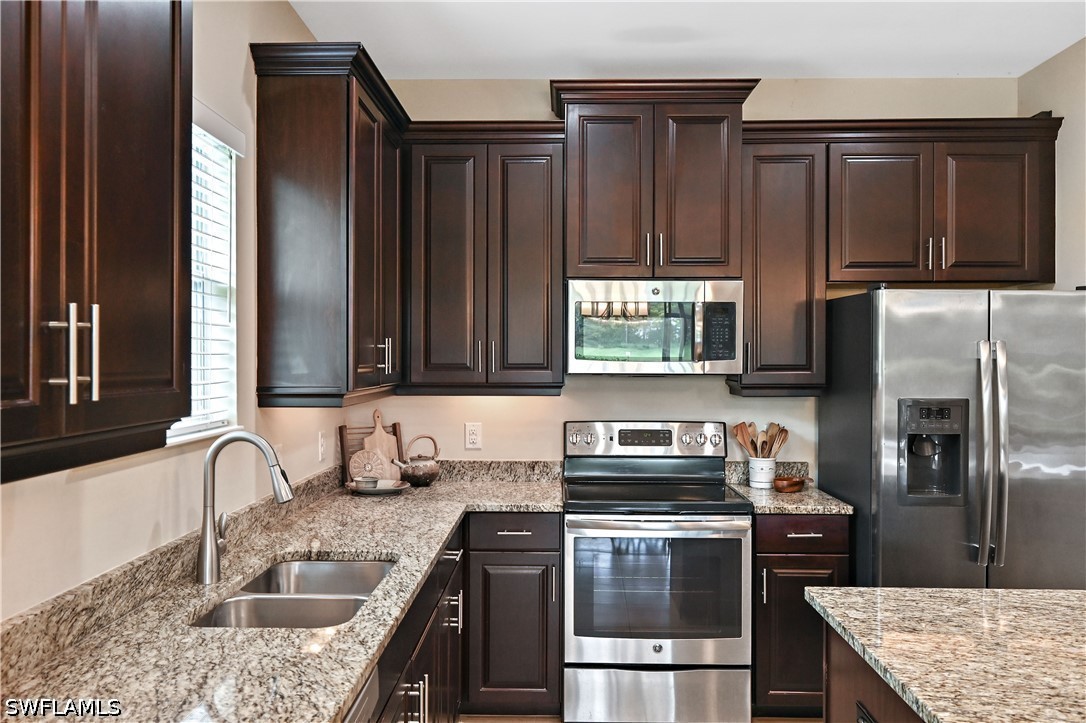 3571 Canopy Cir Property Photo 25