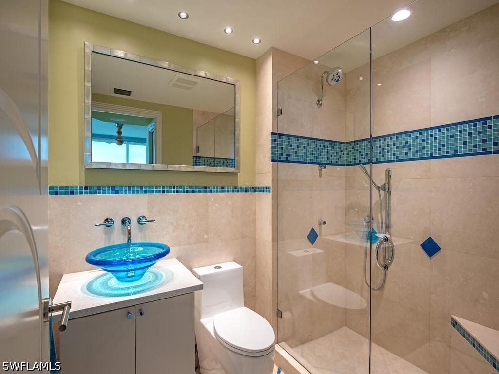 7117 Pelican Bay Blvd 507 Property Photo 12