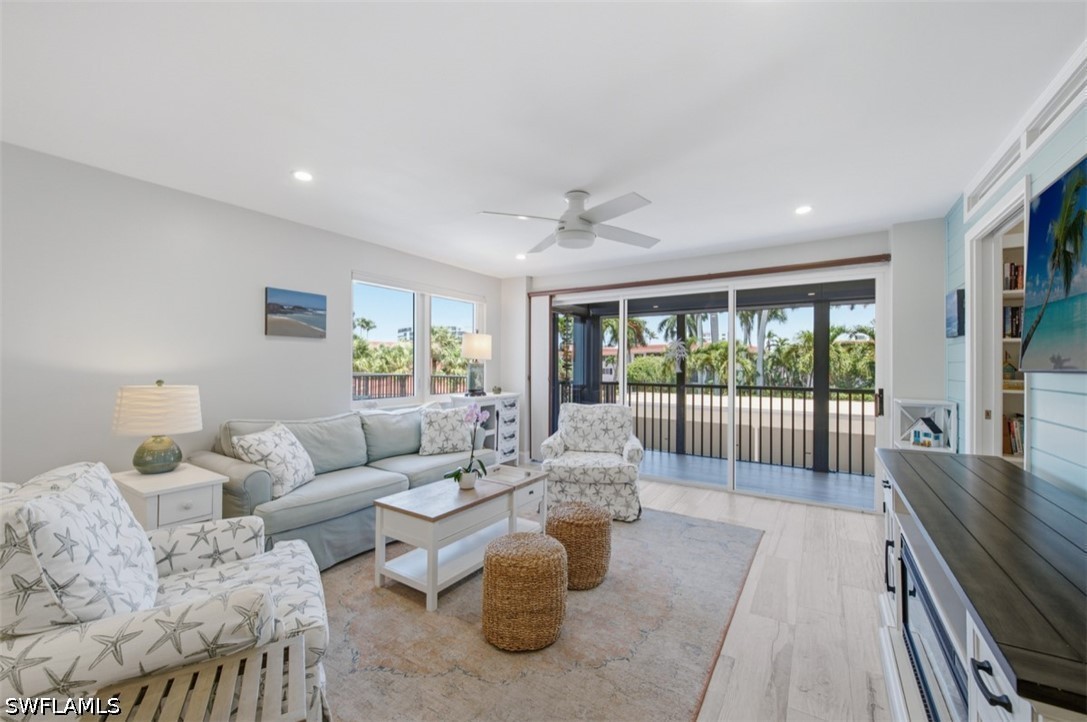 2170 Gulf Shore Blvd N 24w Property Photo 4