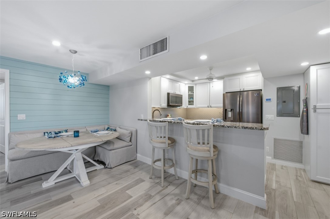 2170 Gulf Shore Blvd N 24w Property Photo 6