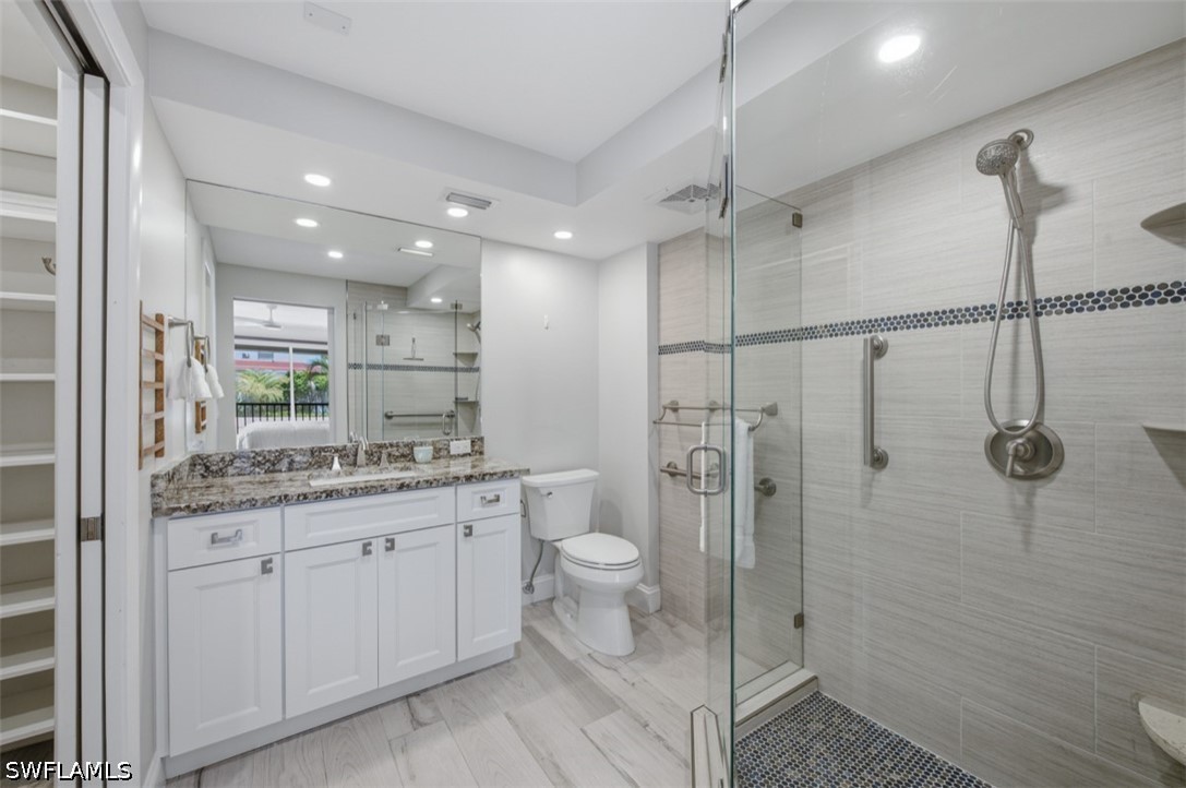 2170 Gulf Shore Blvd N 24w Property Photo 11