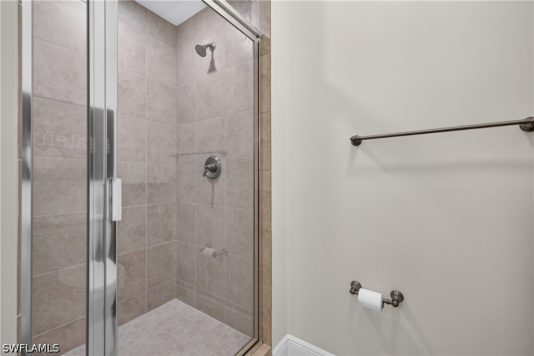 23161 Fashion Dr 7210 Property Photo 22
