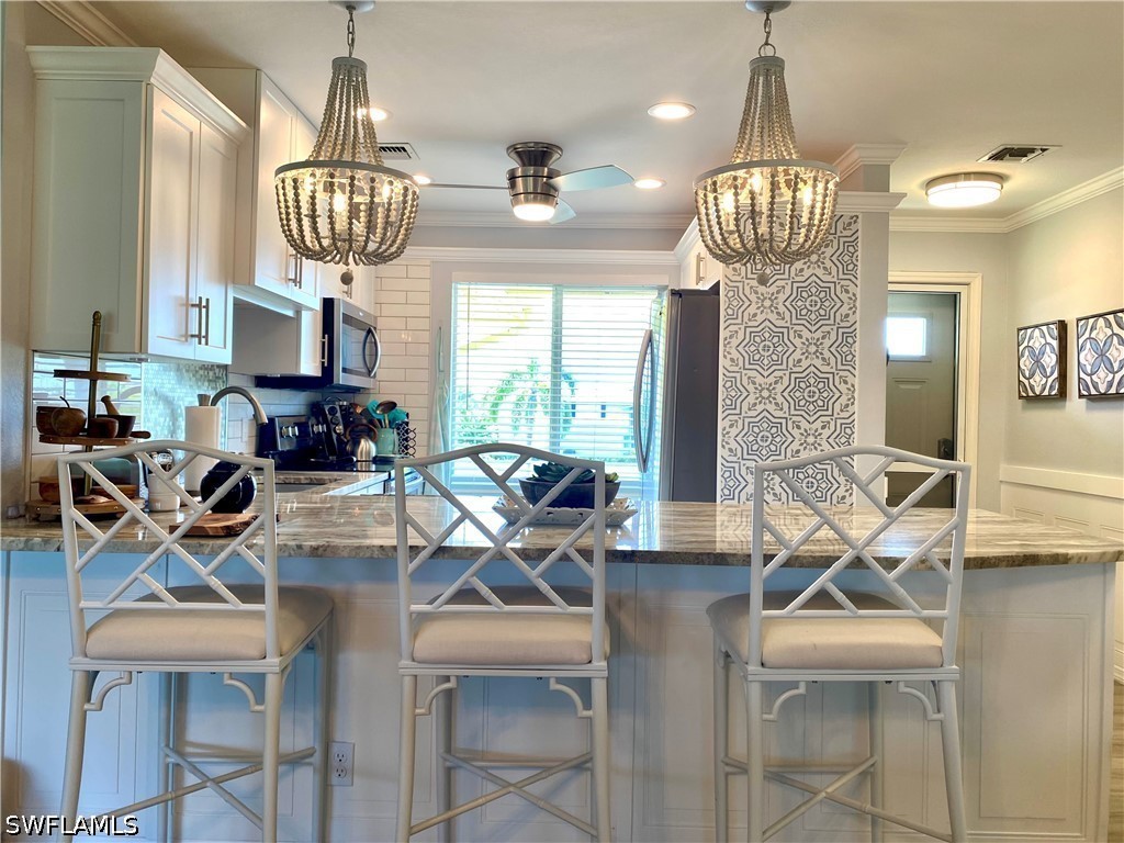306 Palm Dr 2 Property Photo 2