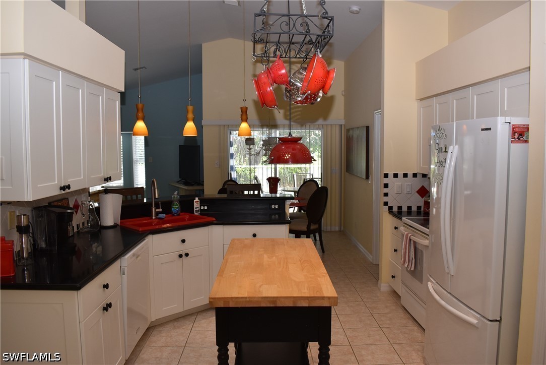 25817 Pebblecreek Dr Property Photo 3
