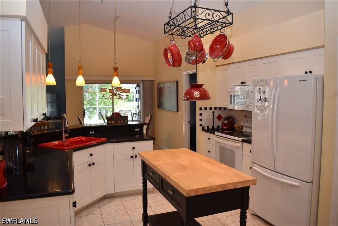 25817 Pebblecreek Dr Property Photo 4