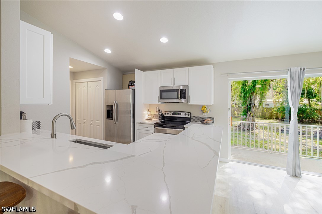 211 Palmacea Rd Property Photo 4
