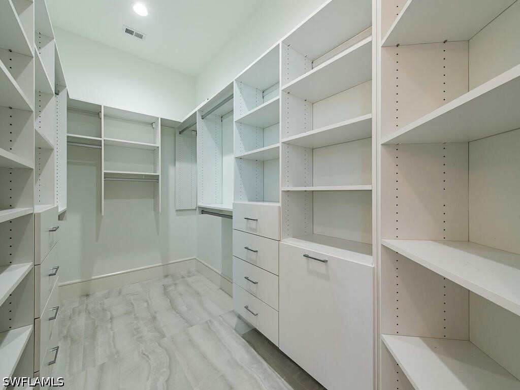 60 Seagate Dr 305 Property Photo 14