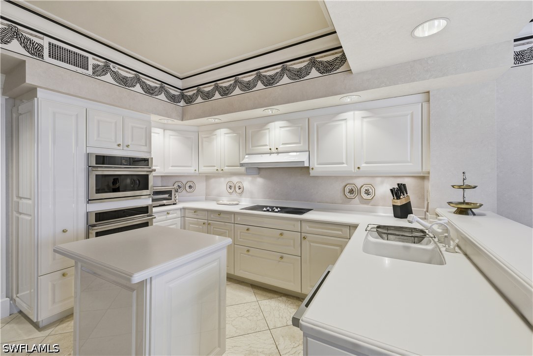 8990 Bay Colony Dr 901 Property Photo 11