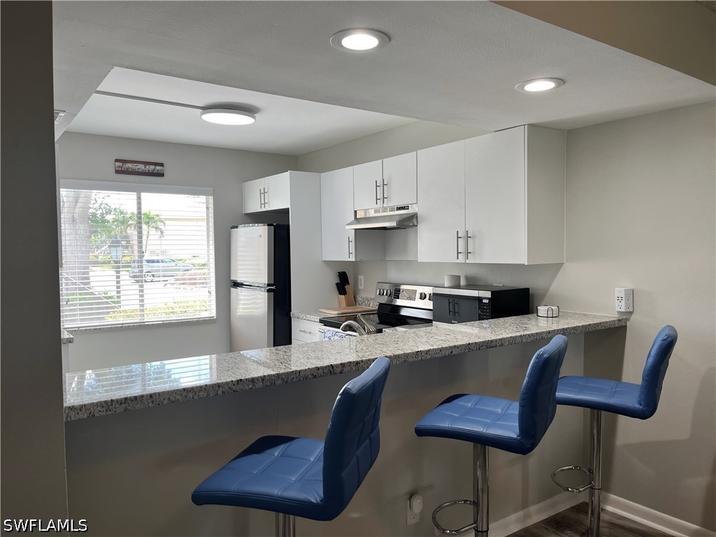 190 Palm Dr 1 Property Photo 4