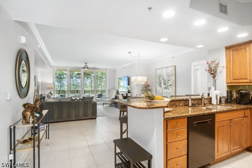2728 Tiburon Blvd E A-203 Property Photo 4