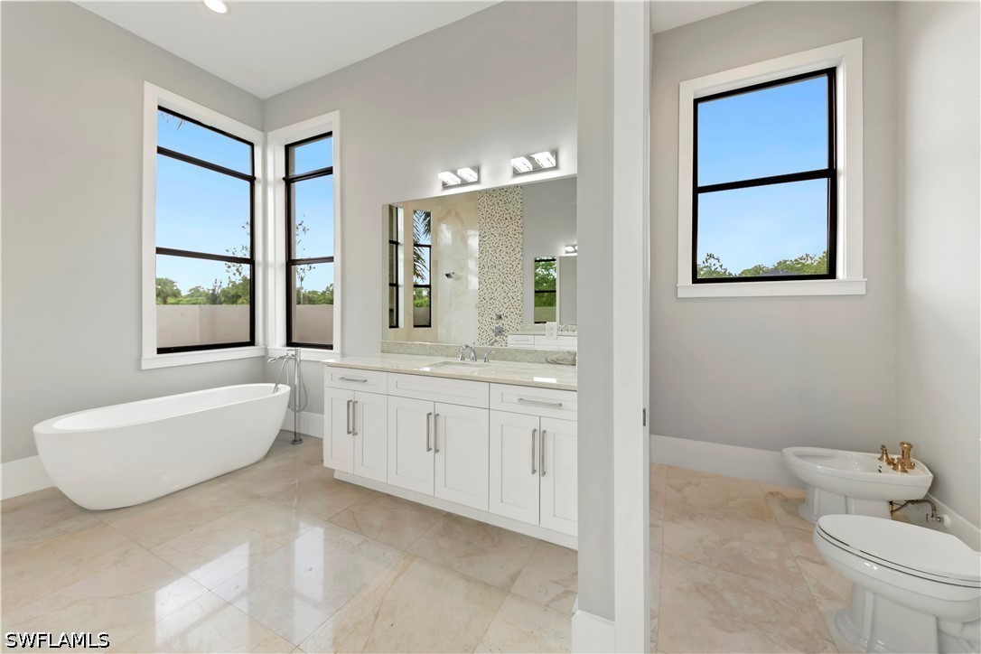 1361 Golden Gate Blvd W Property Photo 21