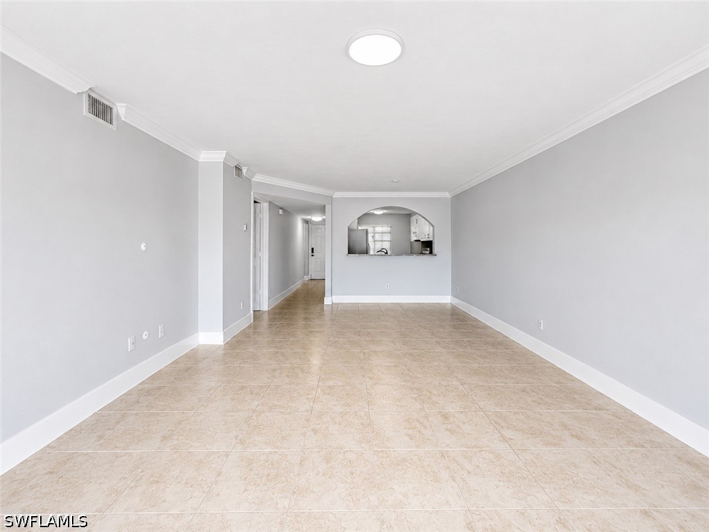 534 Augusta Blvd E104 Property Photo 10