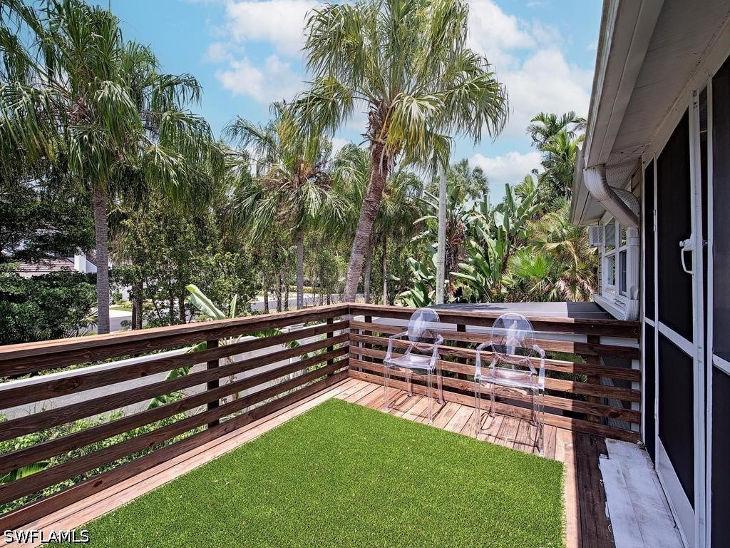 1881 Danford St Property Photo 3